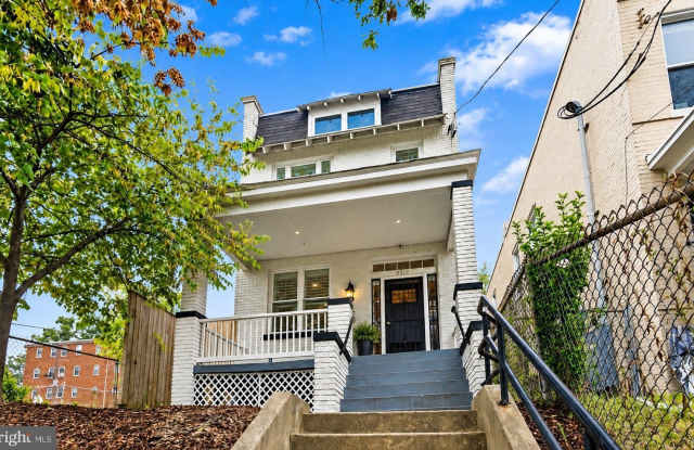 2317 MINNESOTA Avenue SE Gallery 1