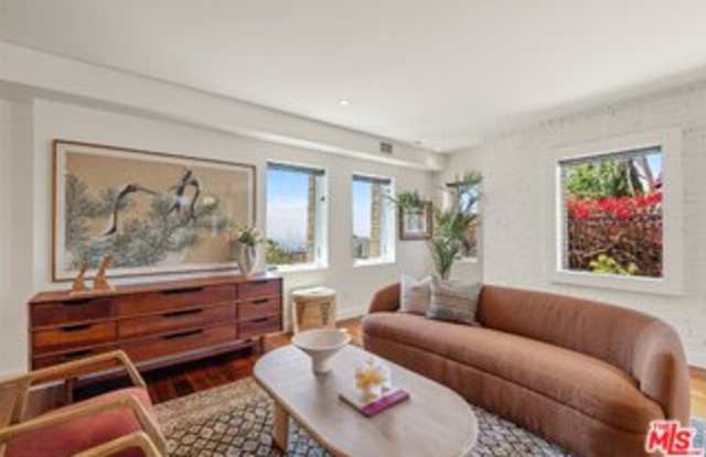 2700 Glendower Avenue Gallery 4