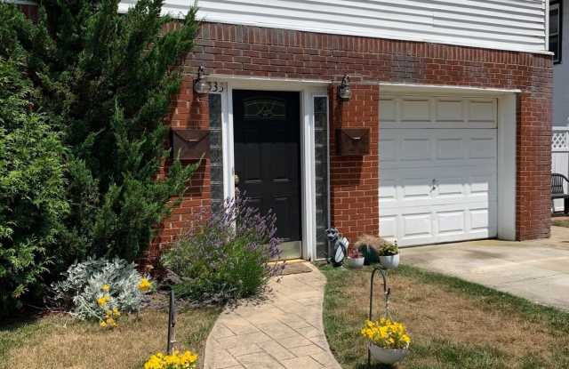 533 E Chester Street E photos photos