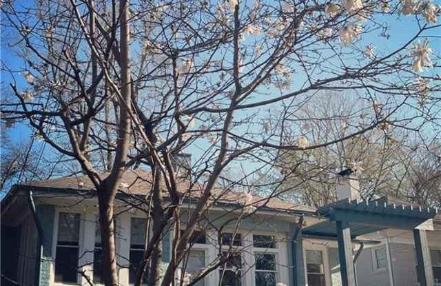 28 Peachtree Hills Avenue NE Gallery 3