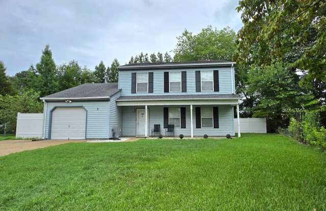 Two Story in Cul-de-sac ready for new tenants! Gallery 1