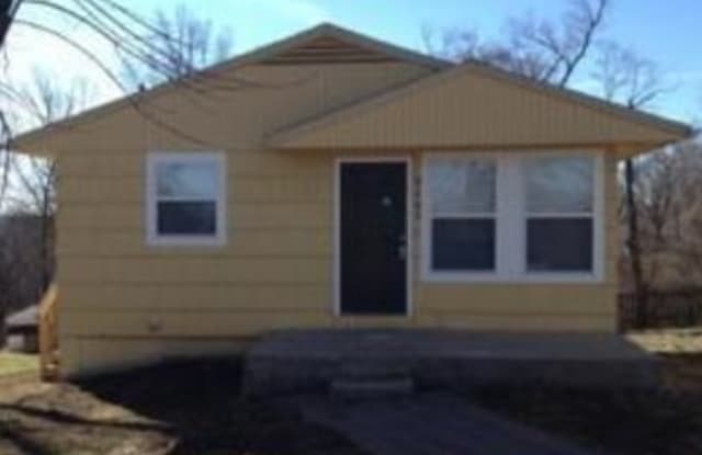 9205 Cleveland Ave - 9205 Cleveland Ave, Kansas City, MO 64132
