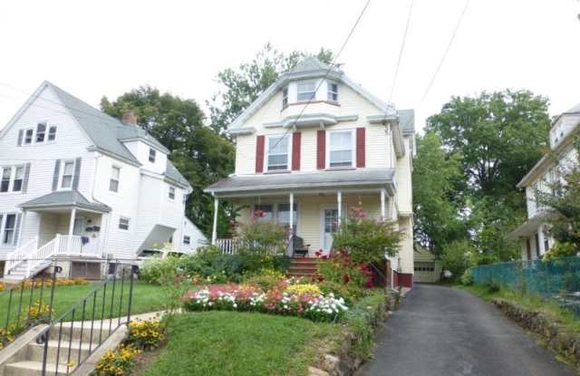 521 Summit Ave photos photos