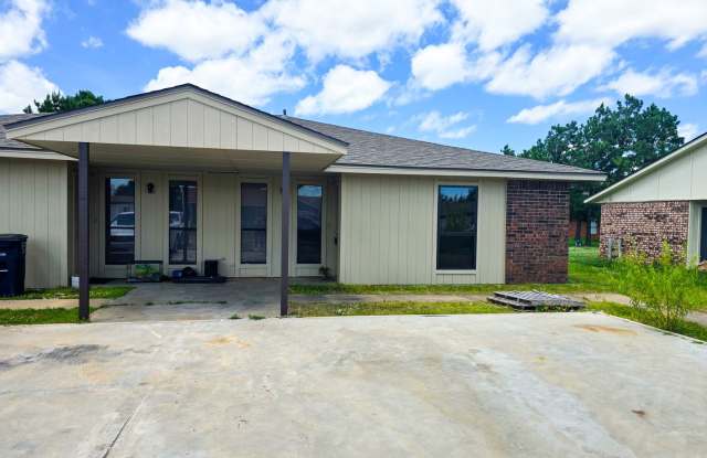 Cute 2 bedroom Duplex near OBU photos photos