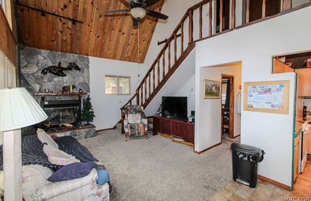714 Holmes Lane Gallery 2