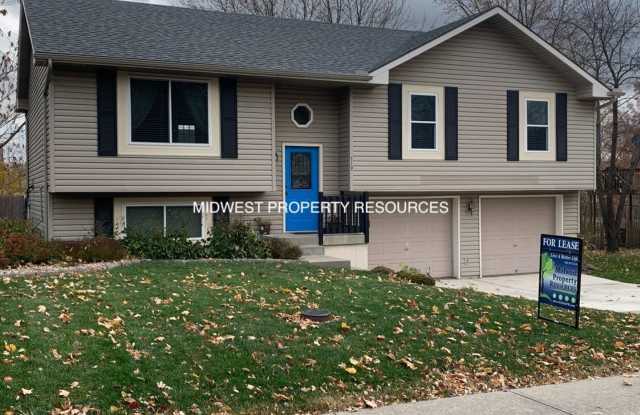 Beautiful 3 Bedroom Home in Raymore Gallery 3