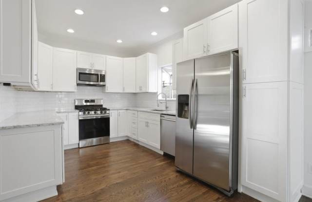 1022 Greenwood Avenue NE photos photos