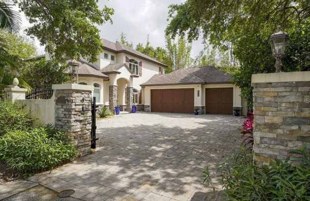 1725 BONITA Court - 1725 Bonita Lane, Sarasota, FL 34239 1725 BONITA Court - 1725 Bonita Lane, Sarasota, FL 34239