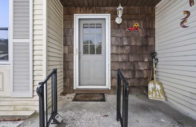 28 Milford Avenue unit: 52 Gallery 4