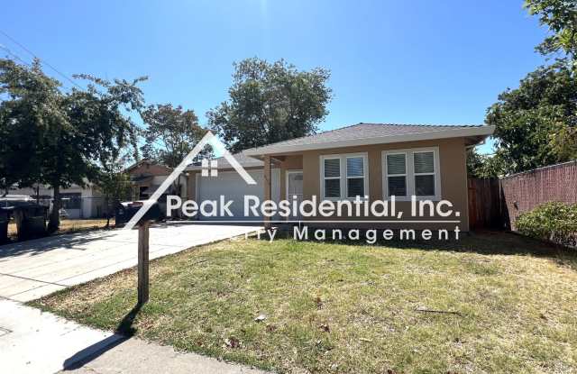 Charming 4bd/2ba House with Garage near Fruitridge  24th St - 6132 Ventura Street, Sacramento, CA 95822