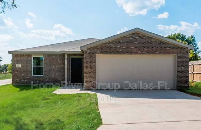 311 Canoe Ct - 311 Canoe Court, Gun Barrel City, TX 75156