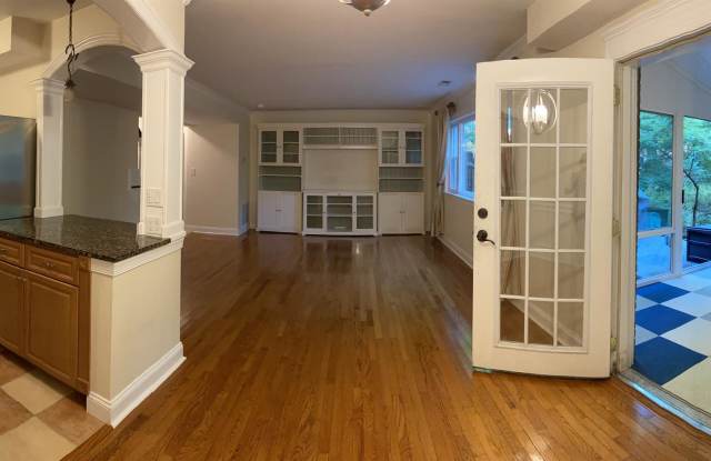 8517 Bradford Road, Unit 6-3 Gallery 3