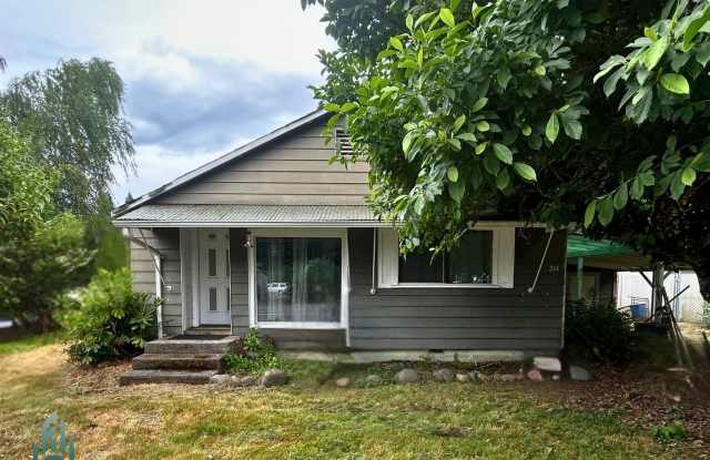Pet-Friendly 2BR Home with Fenced Yard in Lyons photos photos Pet-Friendly 2BR Home with Fenced Yard in Lyons photos photos