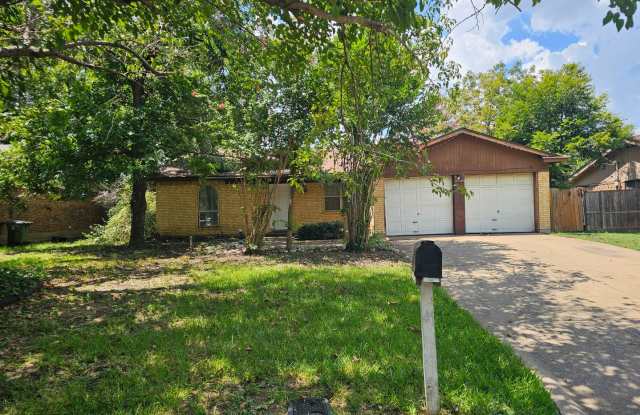 Ready For Immediate Move-In! - 1604 Homemaker Hills Drive, Arlington, TX 76010