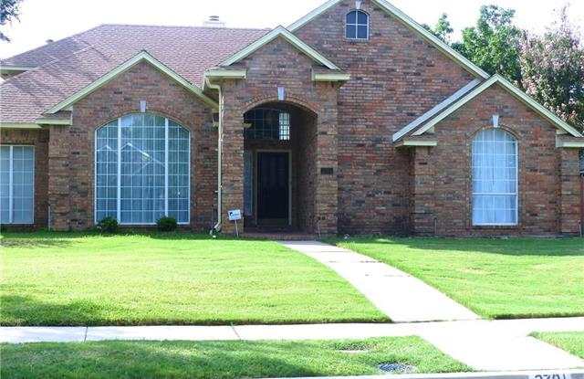 3701 Longbow Lane Gallery 2