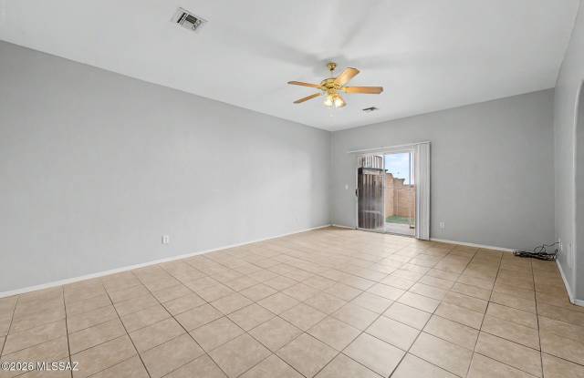 1316 E Zulema Loop Gallery 4