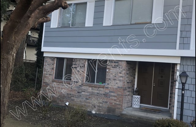 8644 Onyx Dr SW Unit E - 8644 Onyx Drive Southwest, Lakewood, WA 98498