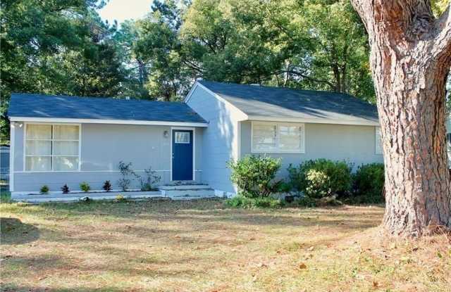 3325 Kemble Ave photos photos