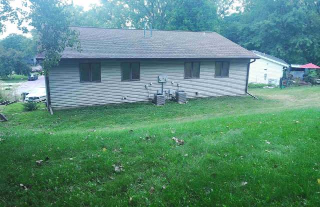 701 Iroquois Court Gallery 3