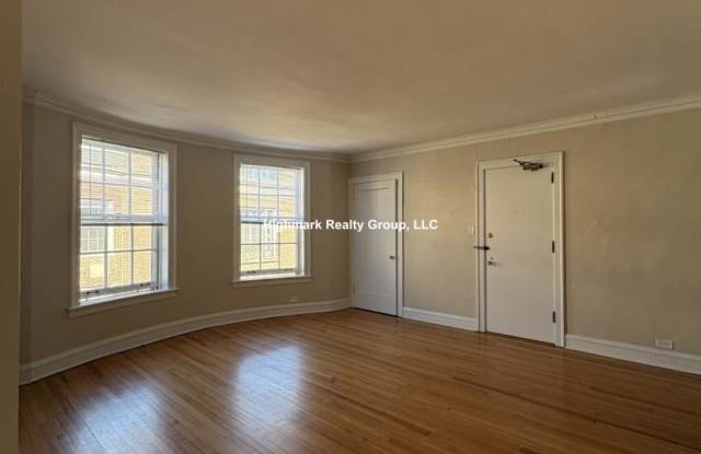 913 Elmwood Ave. photos photos