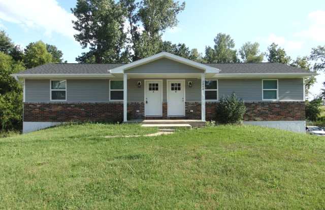 Newly Remodeled 4 Bed 2 Bath Duplex! photos photos