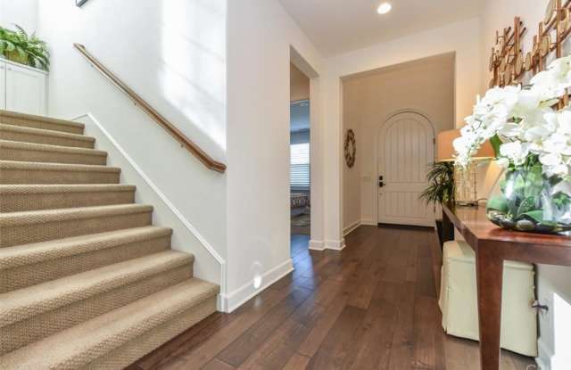 80 Hazelton Gallery 4