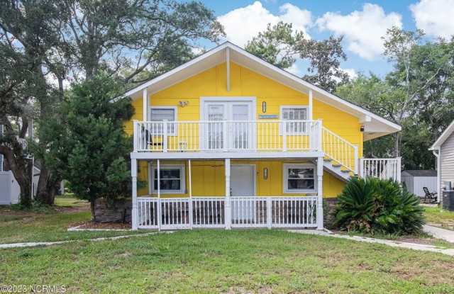 2 bedroom, 1 bathroom Beach Duplex Gallery 1