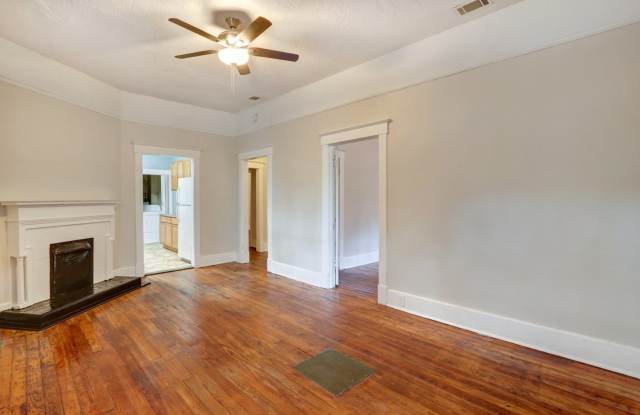 Single Family Home - Three Bedroom/Two Full Bathroom Gallery 4