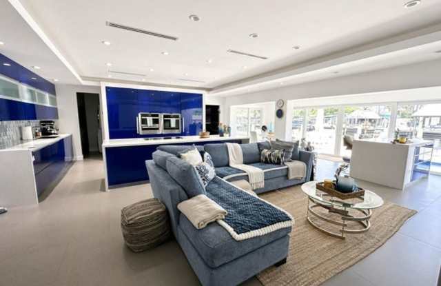 2300 NE 19TH Avenue, Wilton Manors, FL 33305 - 1506 Gallery 3
