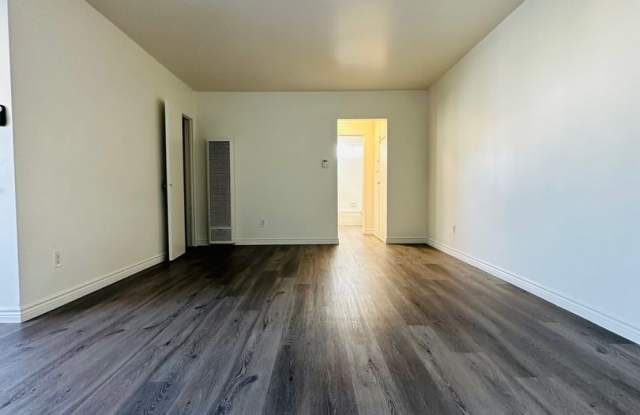 5635 Laurel Canyon photos photos