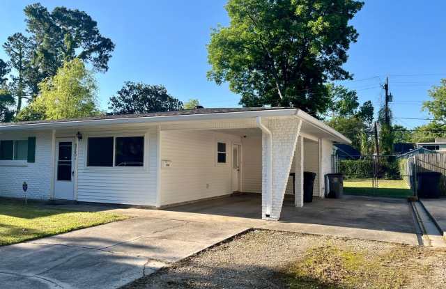 3 Bed/2 Bath Broadmoor home with Bonus Room Gallery 4