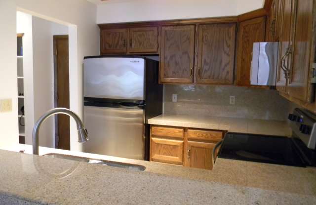 7761 S Curtice Dr Unit D Gallery 3