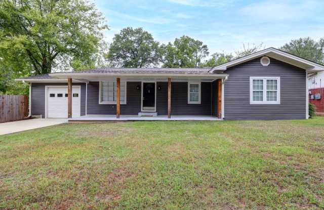 3 Bedroom 1 Bath House in Wake Village, TX! - 211 Redwater Road, Wake Village, TX 75501