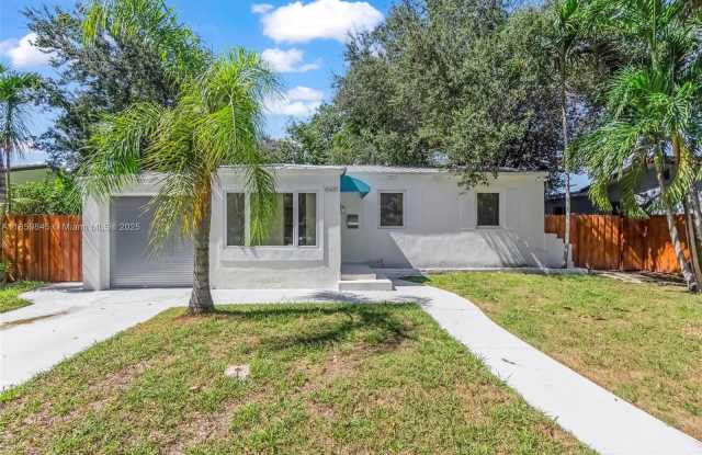 6437 SW 14th St photos photos