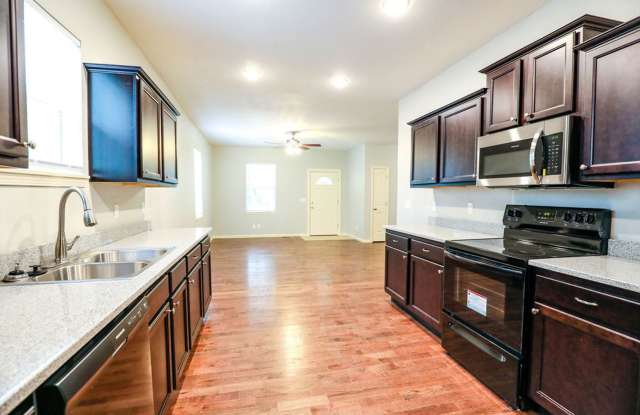 Spacious 5 bed 2 bath Downtown Springfield MO, 1 mile to MSU!! photos photos