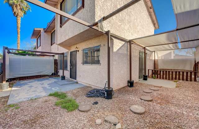 2 Bedroom Townhouse with 2 Car Garage!! photos photos