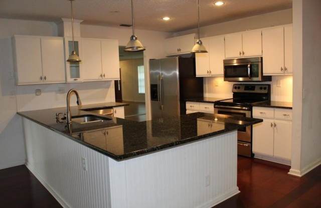 13880 Paddock Drive Gallery 2