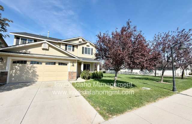 Beautiful 4 bedroom home available in South Meridian! Gallery 4