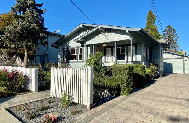Updated Bungalow located in Downtown Redwood City & 15 miles from SF International Airport photos photos