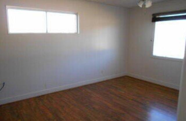 1202 5th Street Gallery 3
