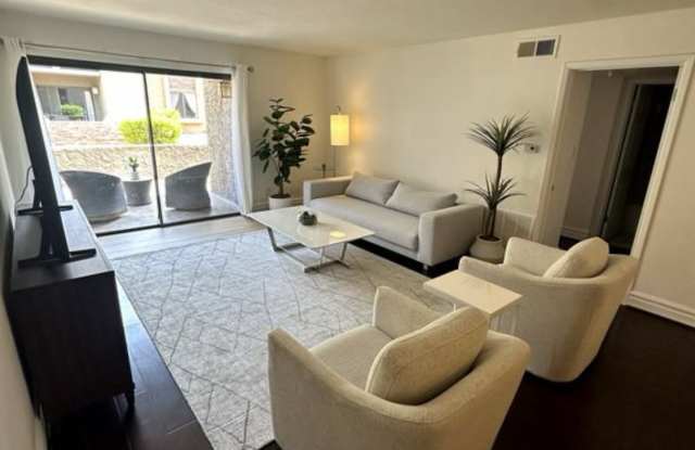 3825 E Camelback Rd Gallery 2