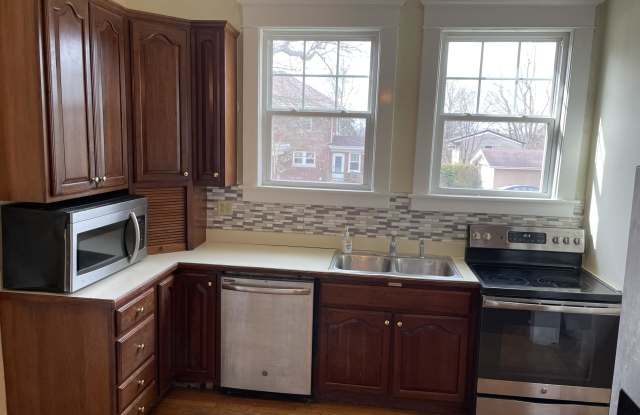 1855 Nicholasville Road Gallery 3
