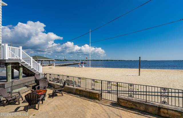 504 E Riviera Avenue - 504 East Riviera Avenue, Ocean Gate, NJ 08740