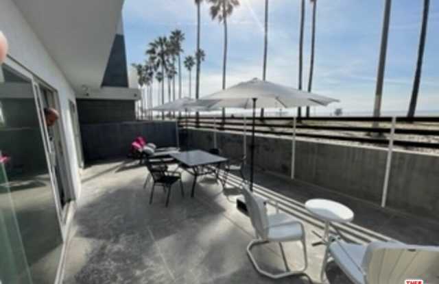 2609 Ocean Front Walk Gallery 3