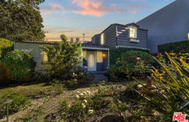 560 Croft Avenue photos photos