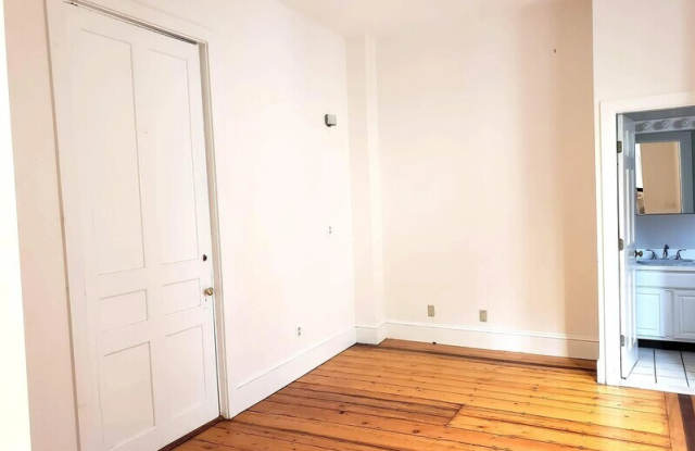 352 Harvard St Gallery 4