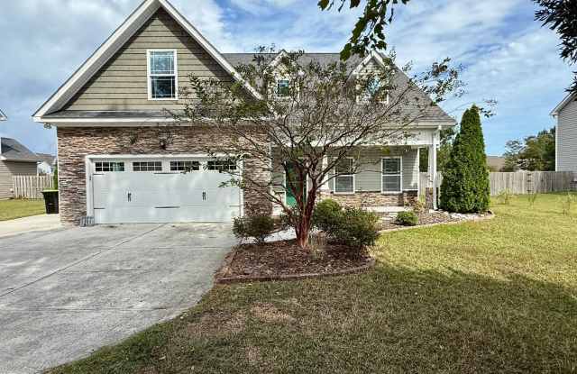 Minutes to the Beach! Conveniently located in Holly Ridge. photos photos