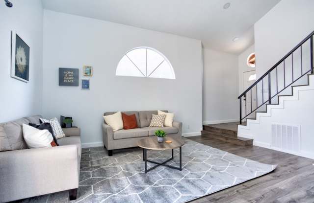 Minimum 3-month lease! Remodeled and Elegant Home located in a desirable area of south Fontana Gallery 3