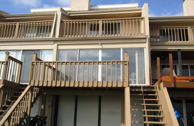5079 Riveredge Drive Gallery 3