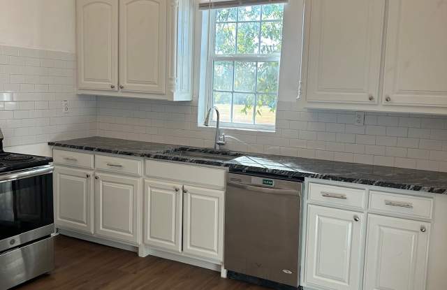 315 Andrews St - 315 Andrews Street, Gainesville, TX 76240